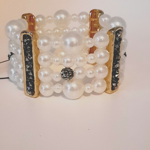 Chico's NWT Faux Pearl Crystal Druzy Accents Multi-Strand Stretch Bracelet NEW - Picture 2 of 4